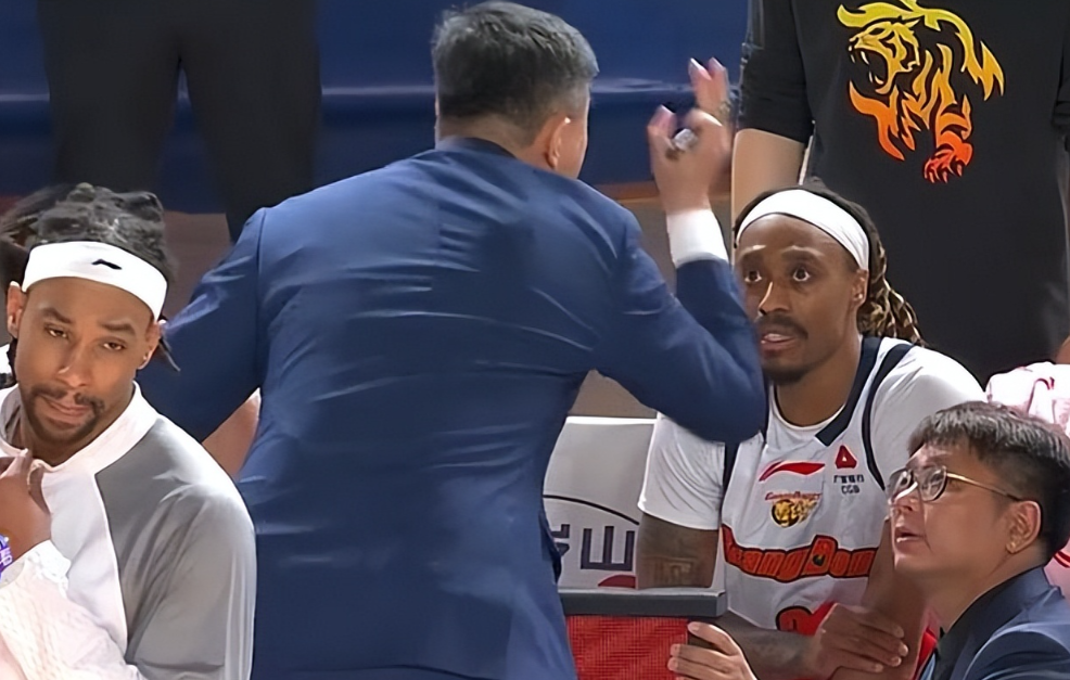 J9九游会平台-广东被逆转，3人及格3人拖后腿，杜峰朱芳雨急需提拔2人才能夺冠